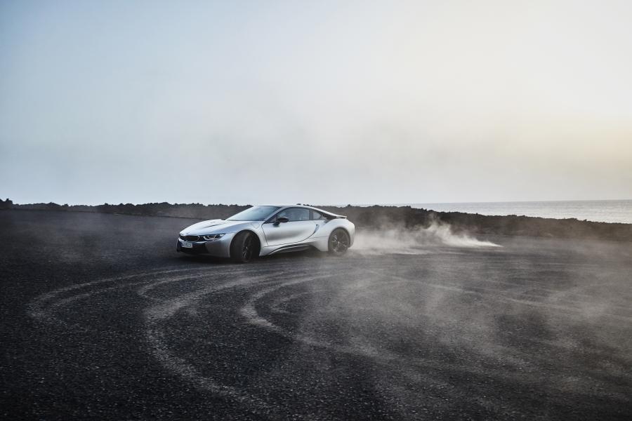  BMW i8 Coupe (I12) 2018 года  (WW) (фото 16 из 25)